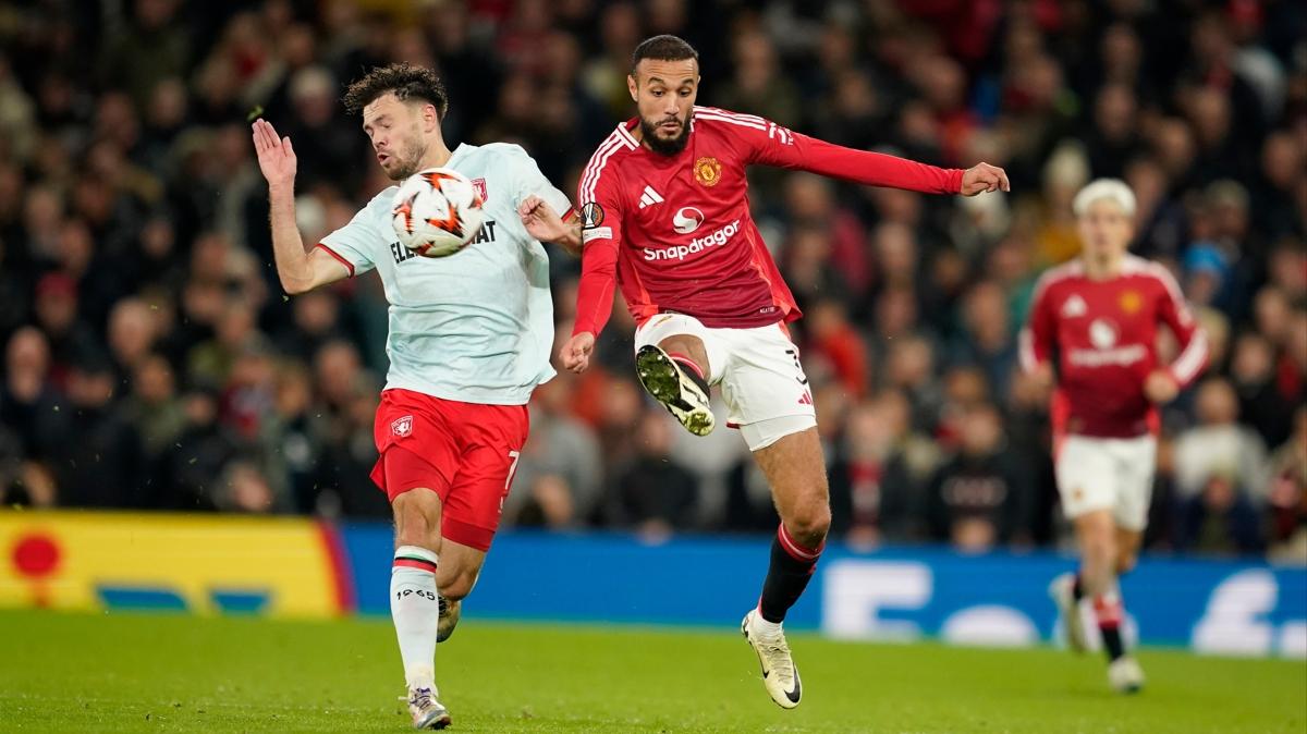 Manchester United, Twente karsnda 2 puan brakt