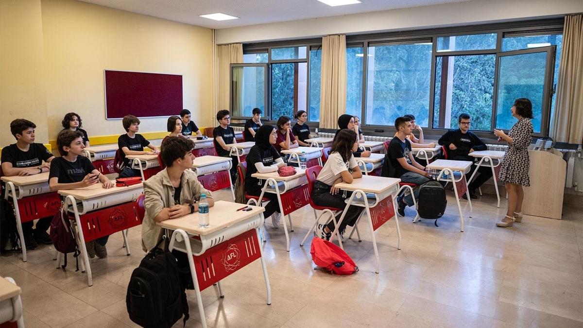 Bakan Tekin: ocuklarmza bilgiyi kullanmay retmeliyiz