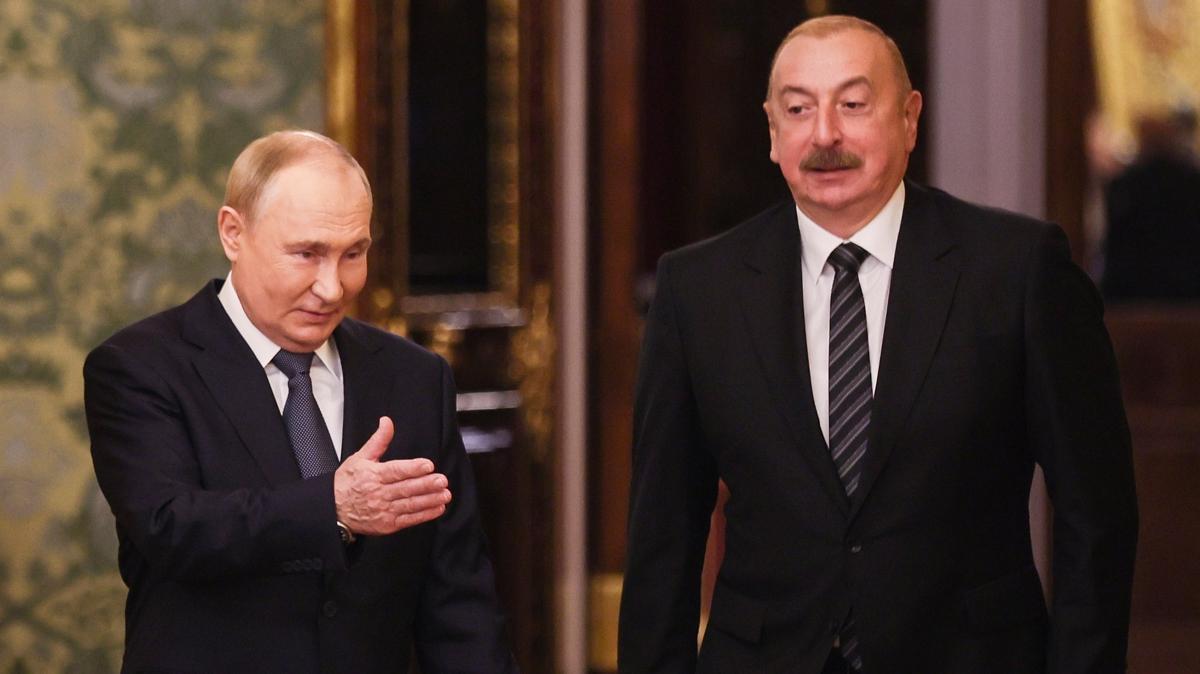 Aliyev ile Putin bir araya geldi