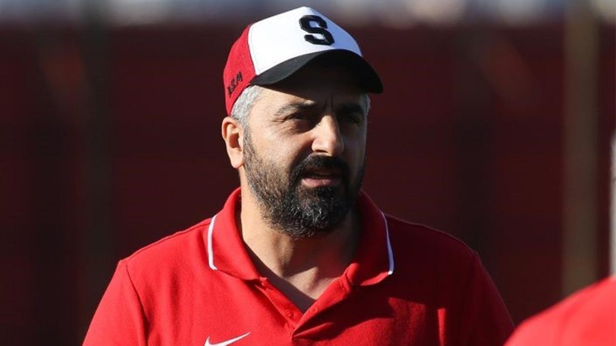 Kayserispor'un yeni hocas Sinan Kalolu'nun ekibi belli oldu