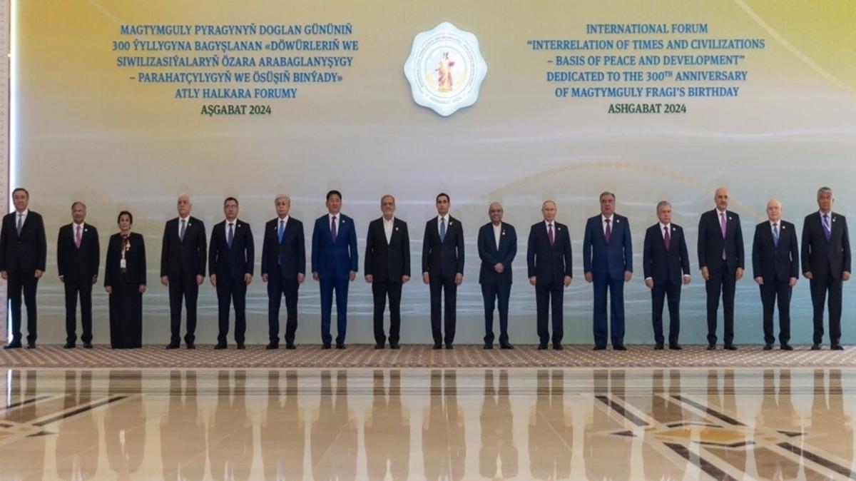 TBMM Bakan Numan Kurtulmu'a, Trkmenistan'da resmi tren