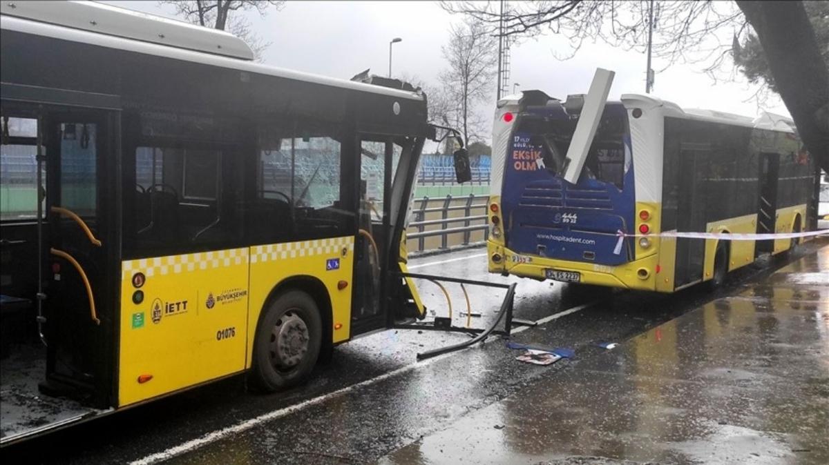 ETT otobsleri kafa kafaya arpt: 2 yolcu yaraland