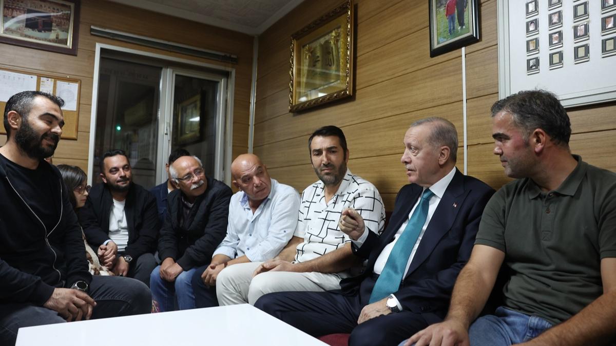 Bakan Erdoan, taksicilerle sohbet etti