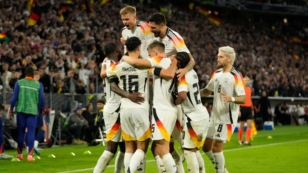 Dev mata Almanya, Hollanda'y malup etti