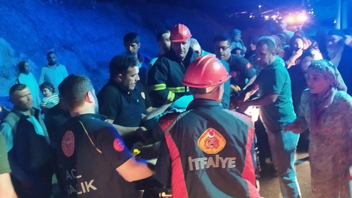 Mardin'de iki kamyonet arpt: 4 yaral