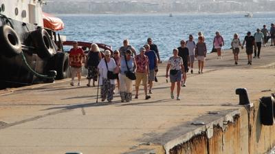 Alanya'ya turist akn... Kruvaziyerle 1772 yolcu geldi