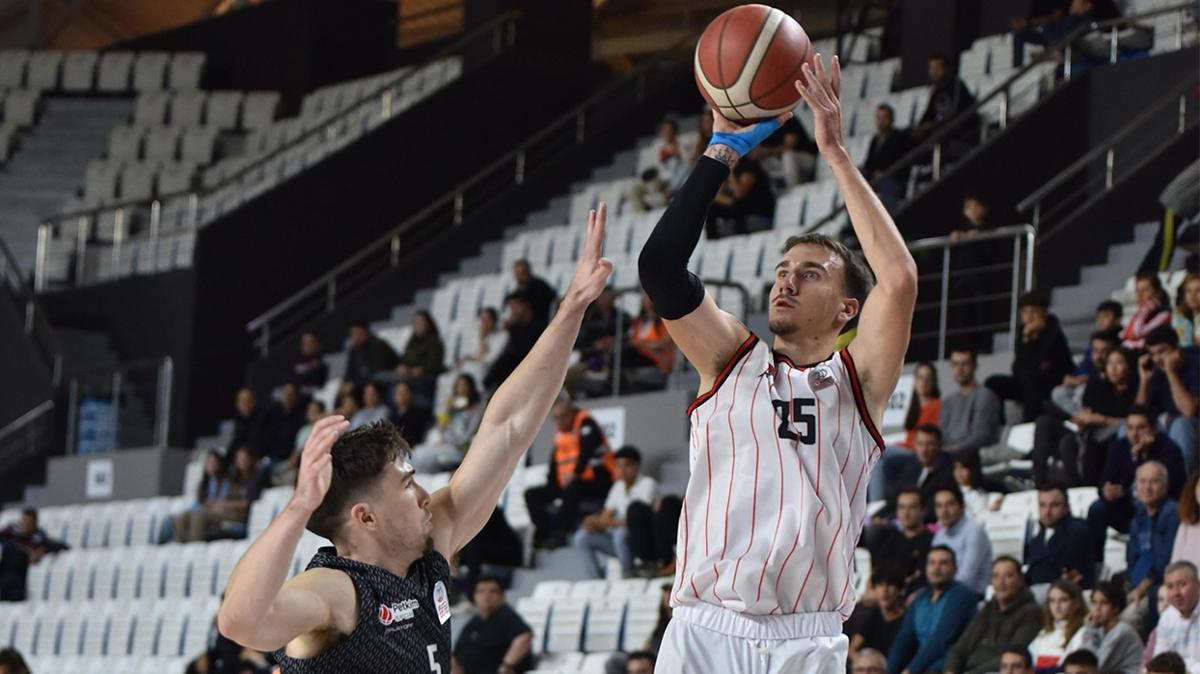 Aliaa Petkimspor, Manisa Basket'i deplasmanda devirdi