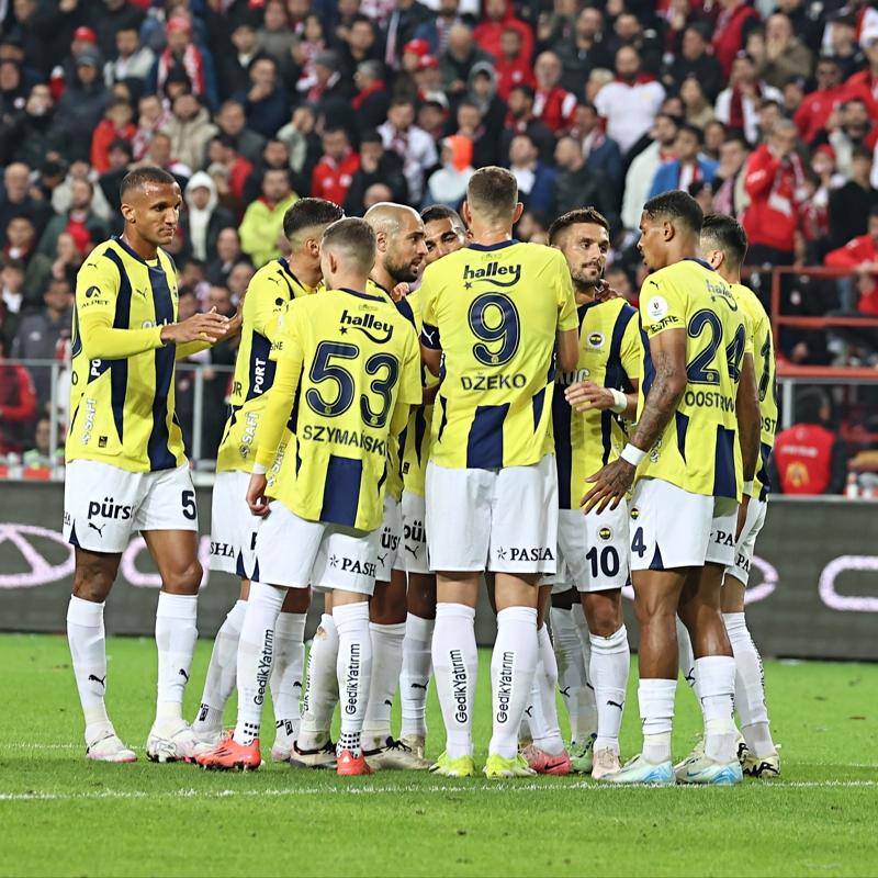 Fenerbahe'de Jayden Oosterwolde oyuna devam edemedi