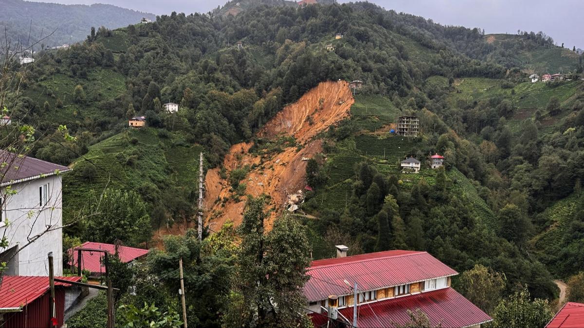 ki ev toprak altnda kald... Rize'de heyelan!