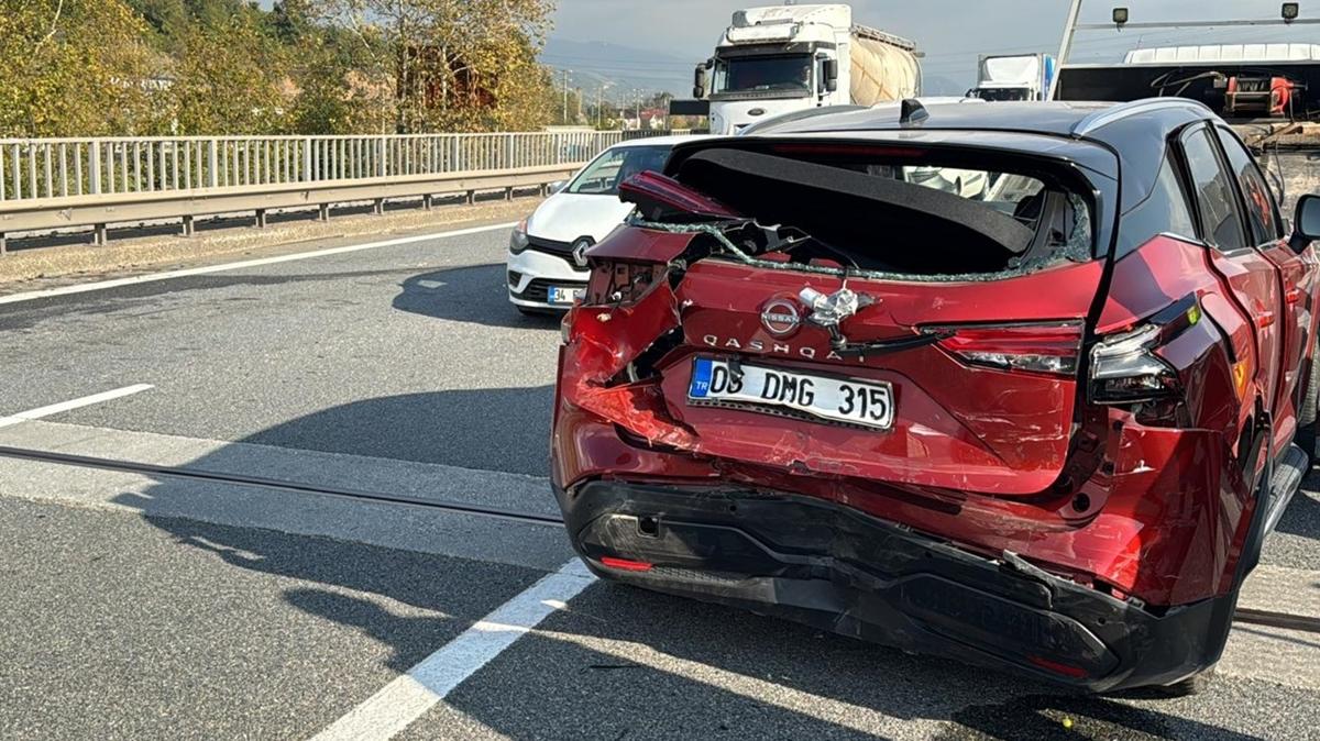 Anadolu Otoyolu'nda zincirleme trafik kazas: 4 yaral