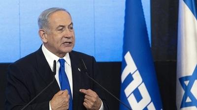 Netanyahu'ya protesto oku: Sz yarda kesilince dondu kald