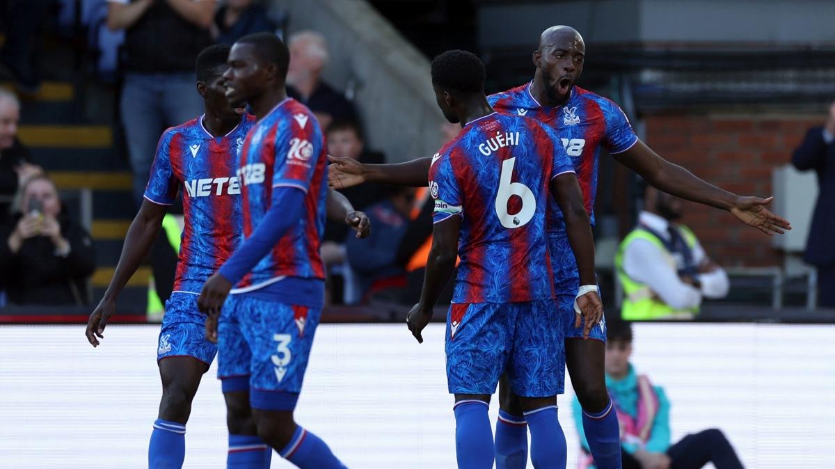 Crystal Palace ilk galibiyetini Tottenham'a kar ald