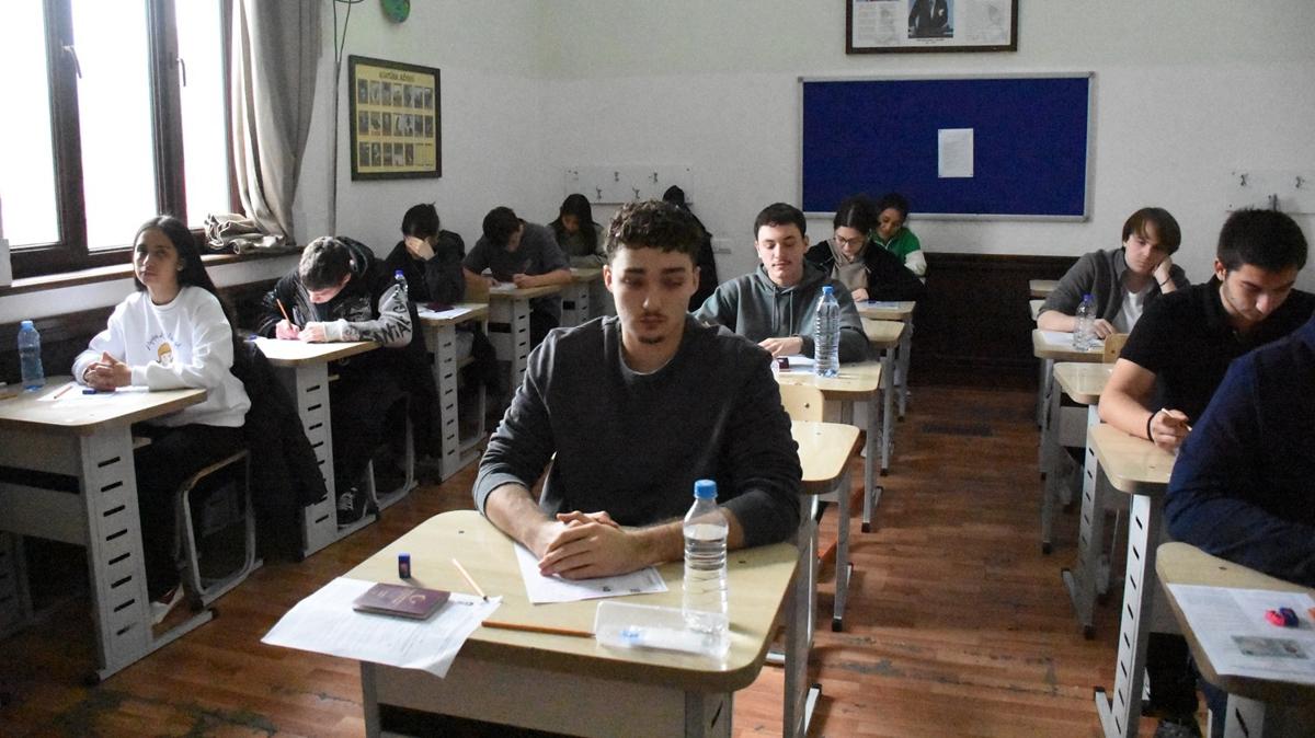 Trkiye'de okumak isteyen renciler zbekistan'da ter dkt
