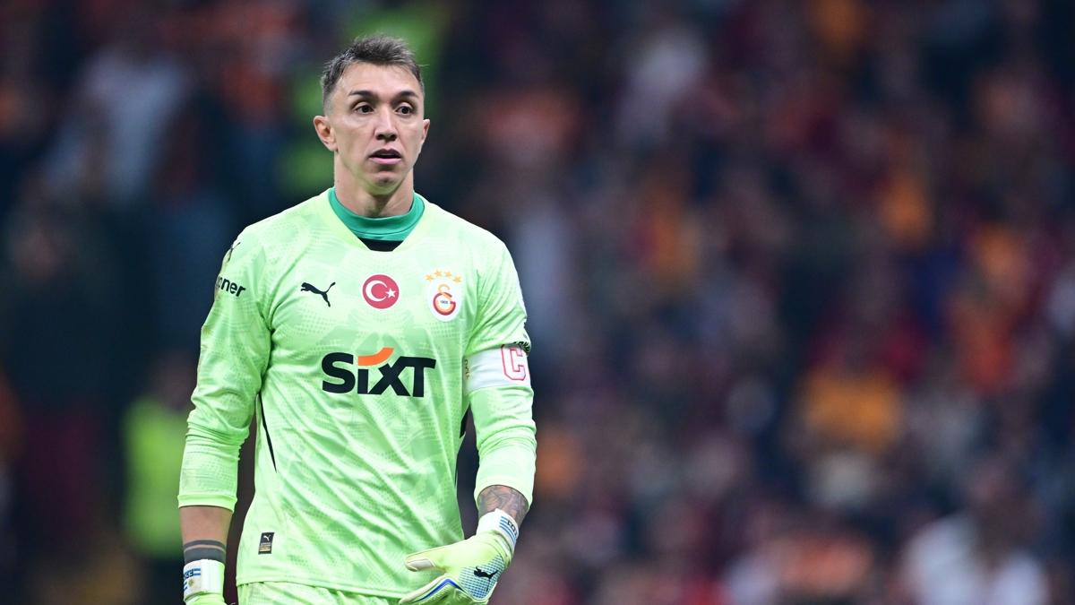 Muslera'dan ayrlk aklamas!