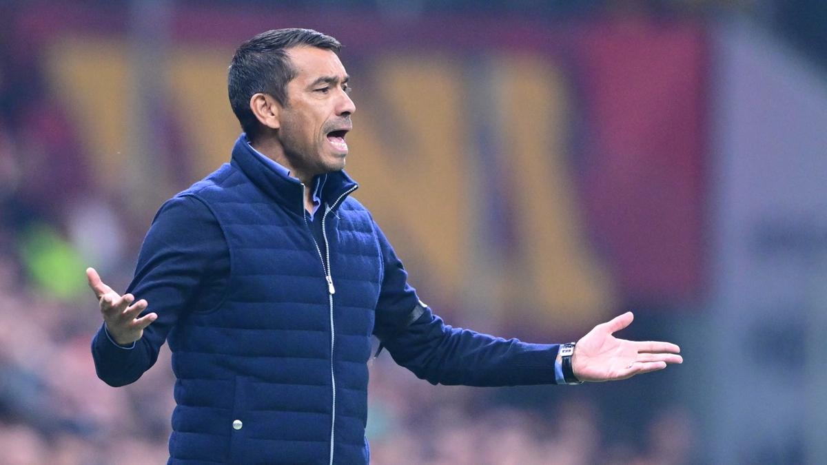 Van+Bronckhorst%E2%80%99tan+sert+tepki%21;+%E2%80%99%E2%80%99Konu%C5%9Fursam+ceza+alabilirim%E2%80%99%E2%80%99