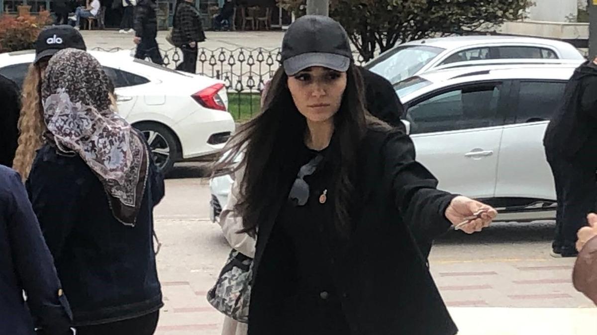 Hande Erel'e sert eletiri: 'Mesleine nem vermiyor!'