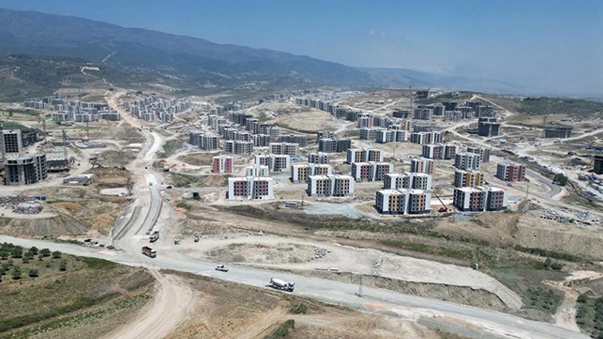 Hatay'daki 10 bin 335 konuttan 3 bin 830'unun inaat tamamland