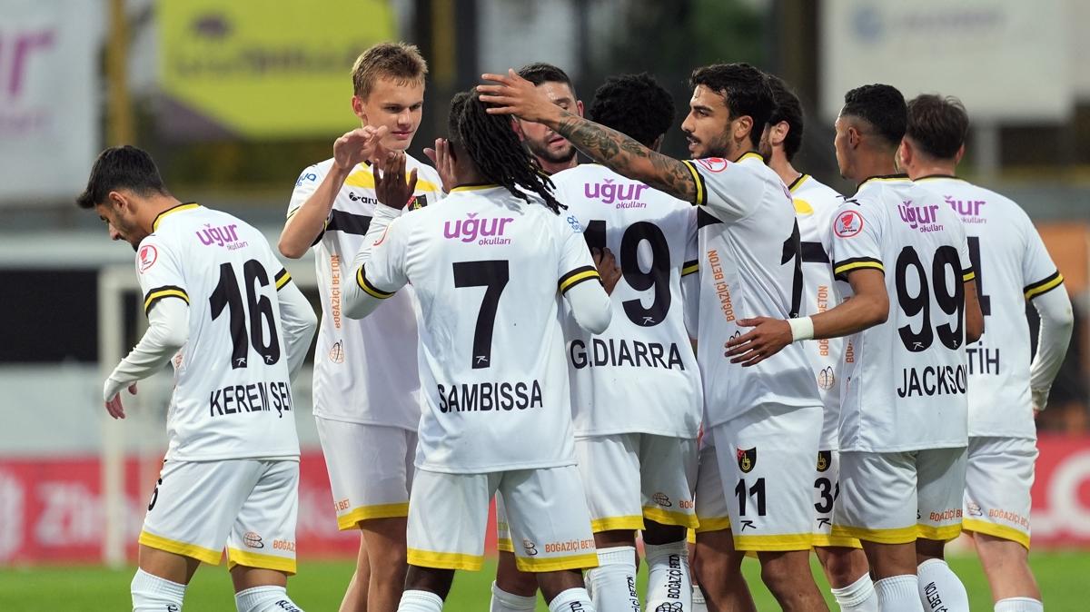 %C4%B0stanbulspor,+kupada+4+golle+turlad%C4%B1