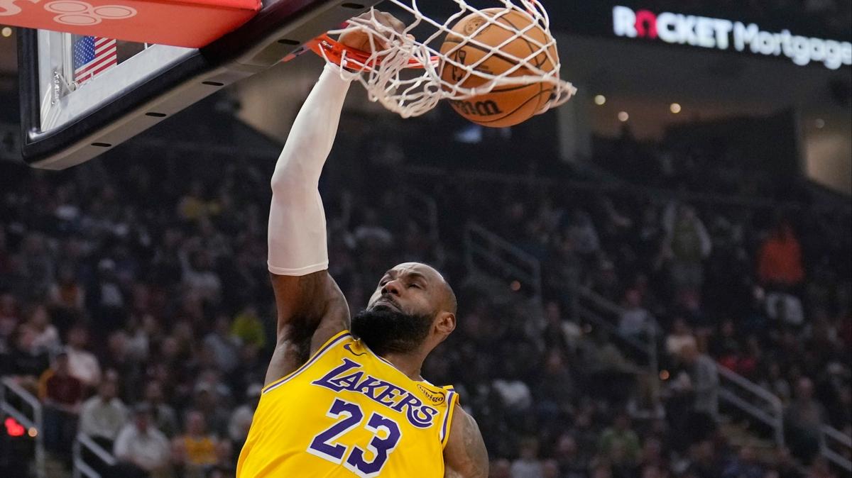 Lebron James, en kk oluyla da oynamaya scak bakyor