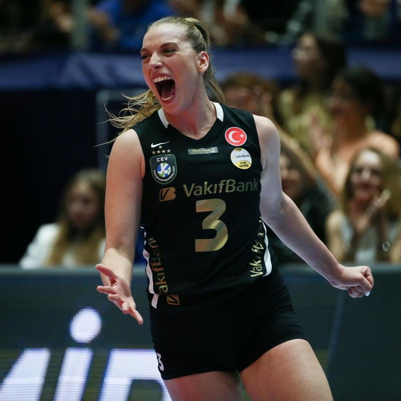 Vakfbank'tan Cansu zbay aklamas