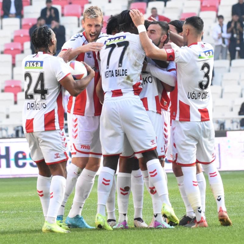 10 kii Sivasspor 3 puan 2 golle ald