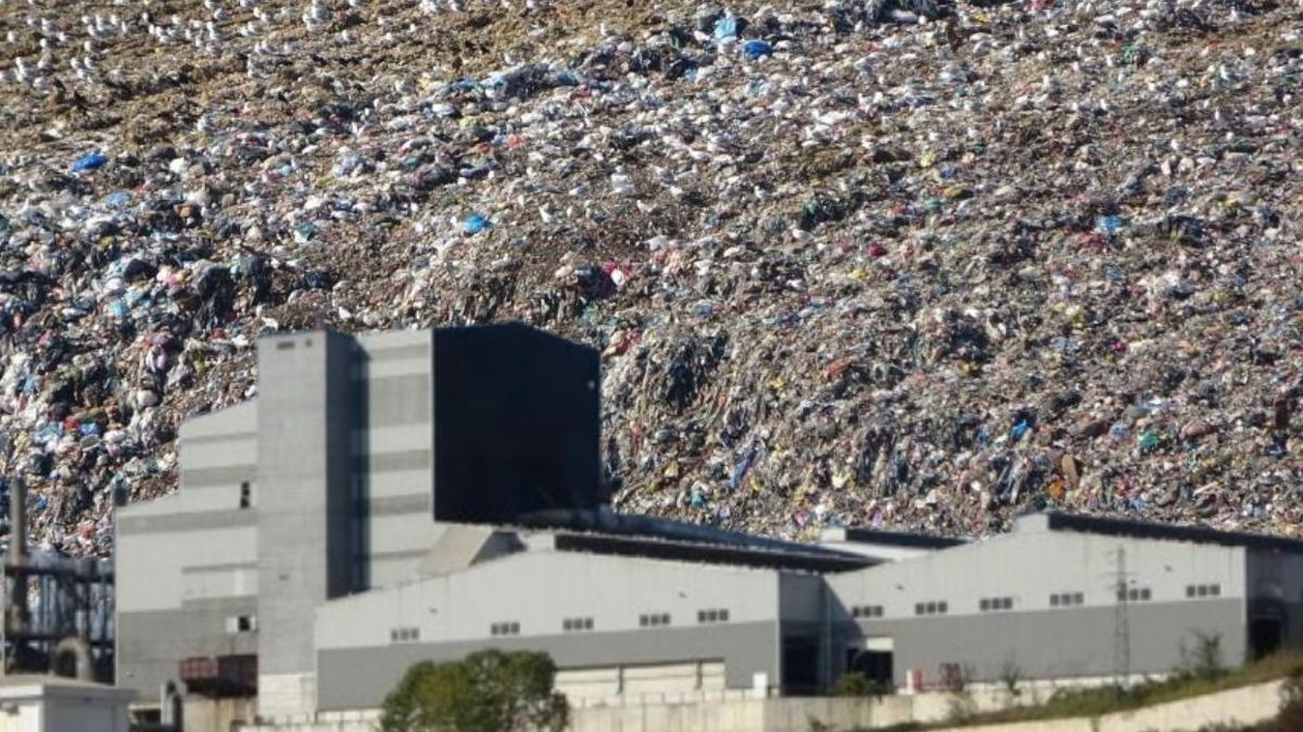 AK Partili Belediye Bakan kt koku eylemine destek verdi
