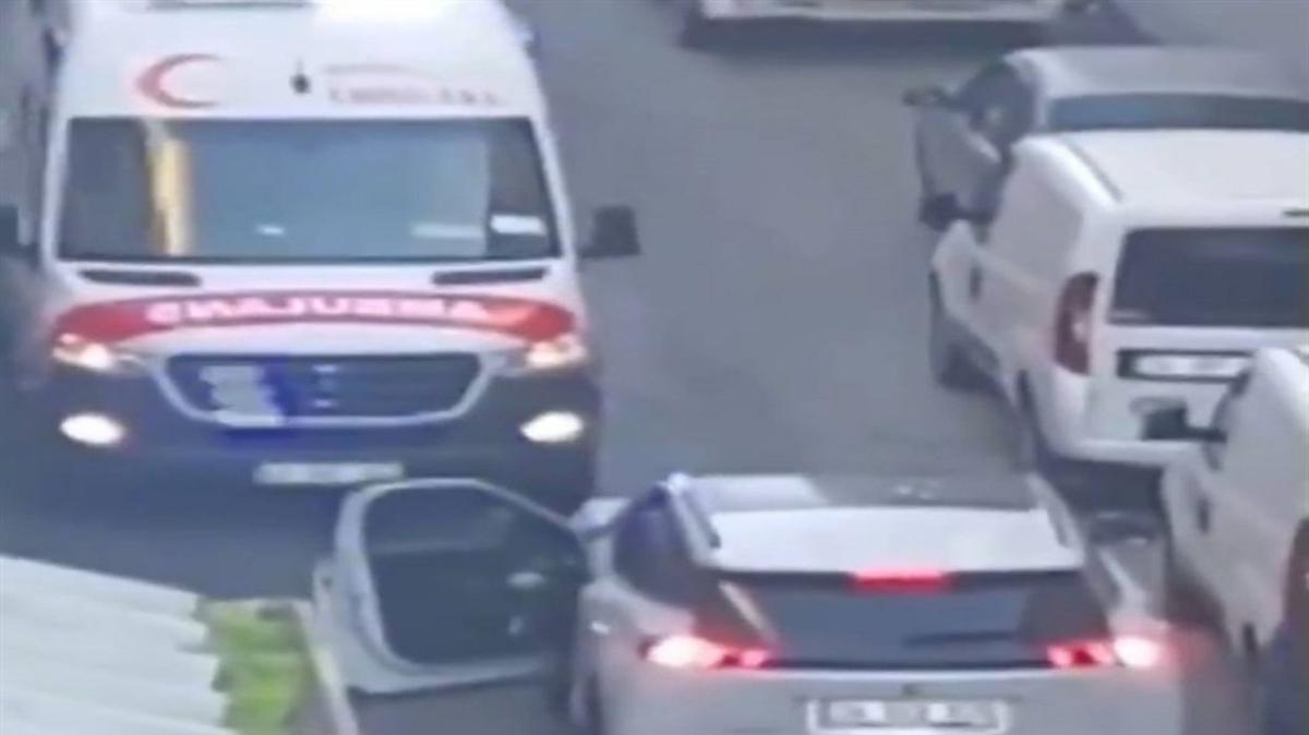 Yol verilmeyen ambulans sahte kt! Kamyonet olarak tescilliymi