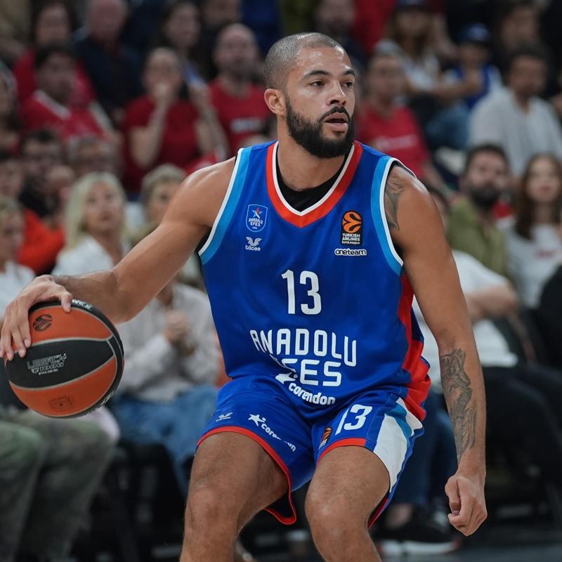 Anadolu Efes ligde kaypsz devam ediyor