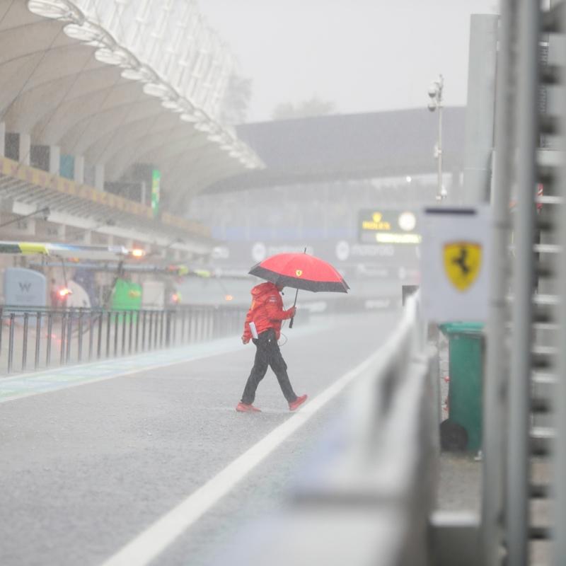 F1 Brezilya GP sralama turlar ertelendi