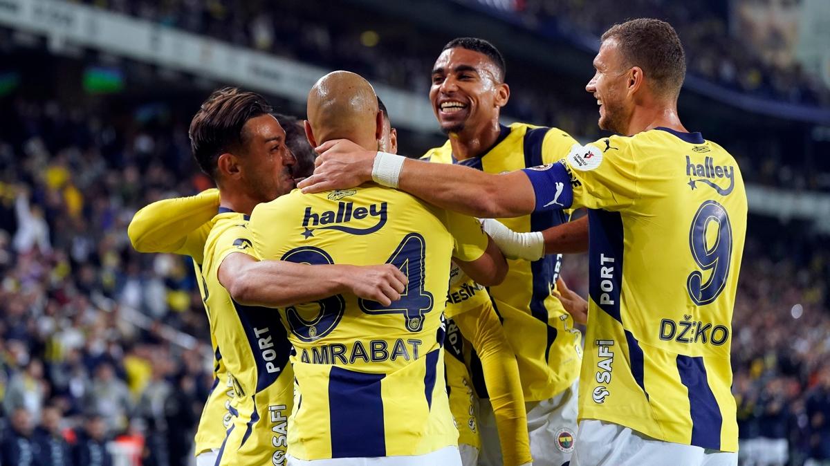 Fenerbah%C3%A7e%E2%80%99nin+AZ+Alkmaar+ma%C3%A7%C4%B1+kamp+kadrosu+belli+oldu