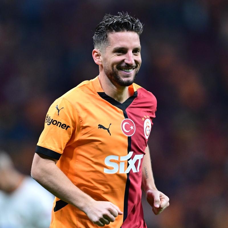 Galatasaray'dan Dries Mertens'e 100 ma plaketi