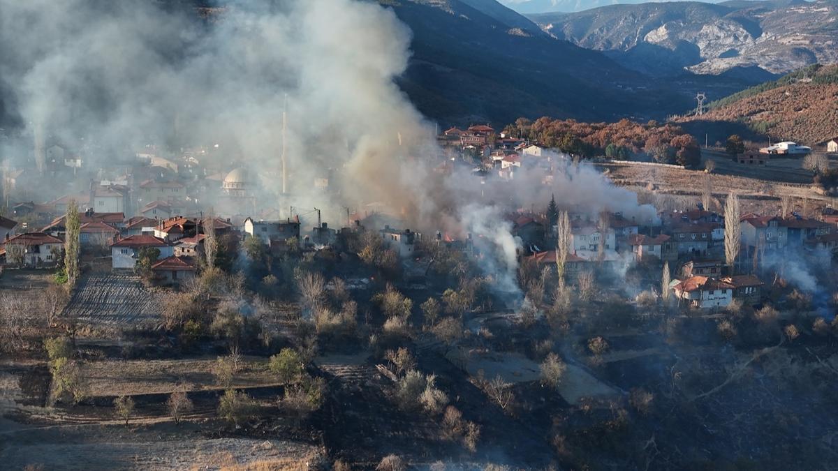 Ktahya'da yangn evlere srad: Mdahale ediliyor