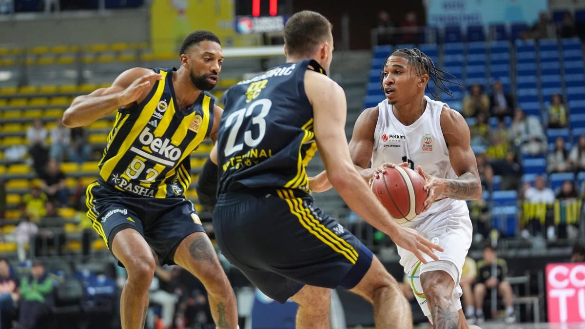 Fenerbahe Beko, Asvel deplasmannda