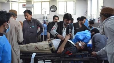 Pakistan'da tren istasyonunda patlama: En az 26 l