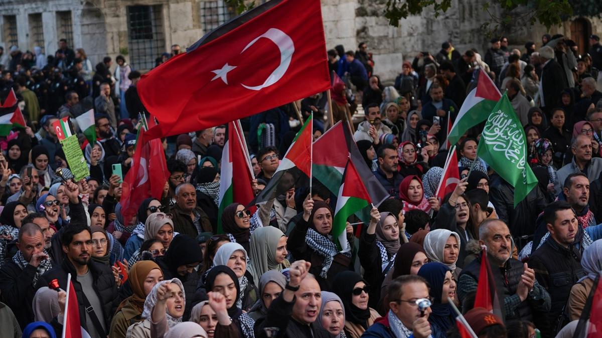 stanbul'da srail'in katliamlar protesto edildi