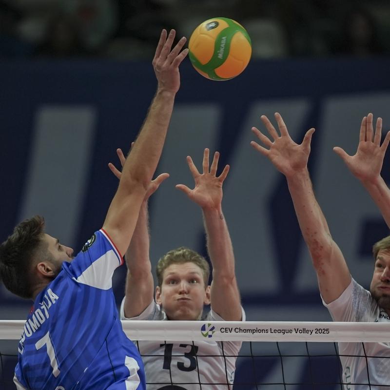 Halkbank final setinde malup