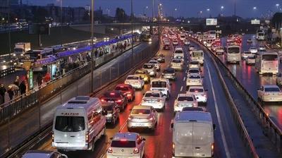 stanbul'da trafik ilesi! Younluk yzde 90'a ulat