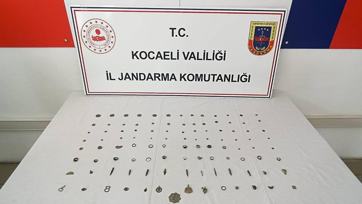 Tarihi eser niteliinde objeler ve 56 sikke ele geirildi: 1 gzalt