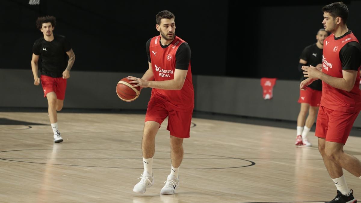 A Milli Erkek Basketbol Takmmz, Avrupa ampiyonas bileti iin parkeye kacak