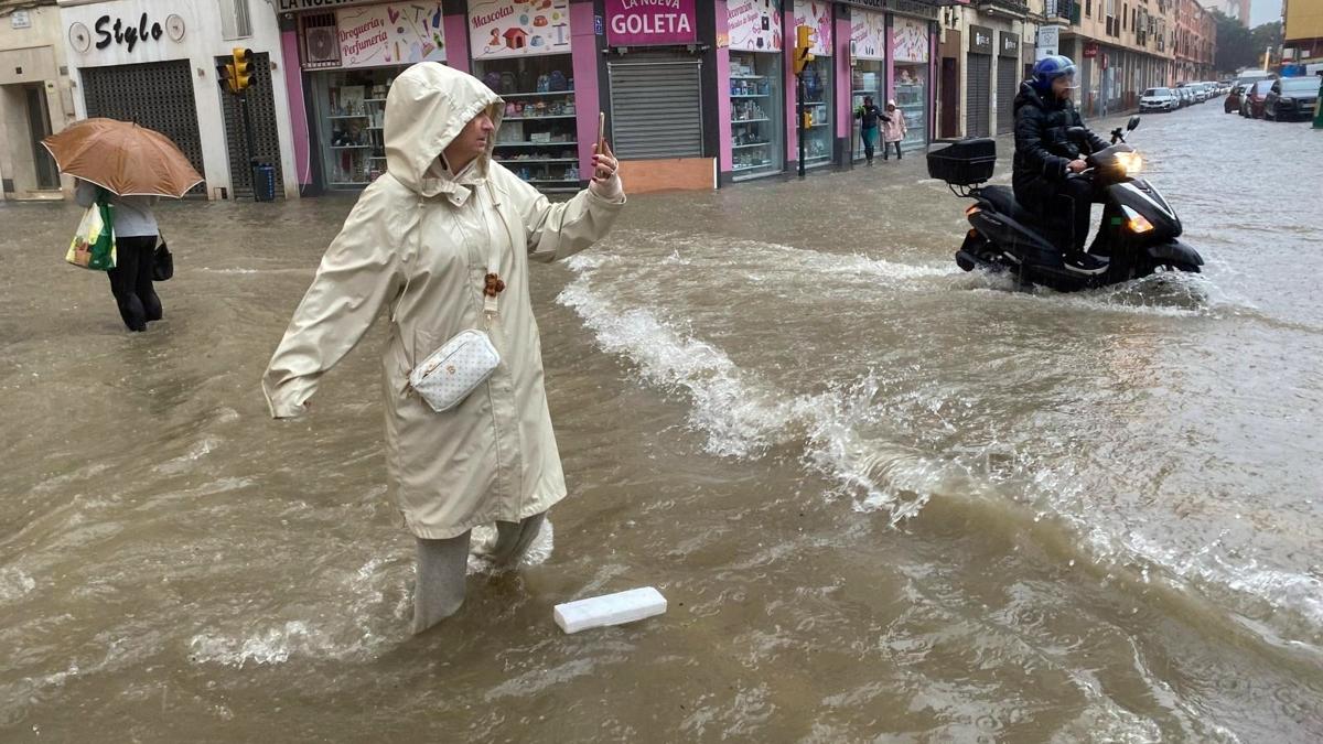 spanya'da sel felaketi: Tonlarca tarm rn yok oldu