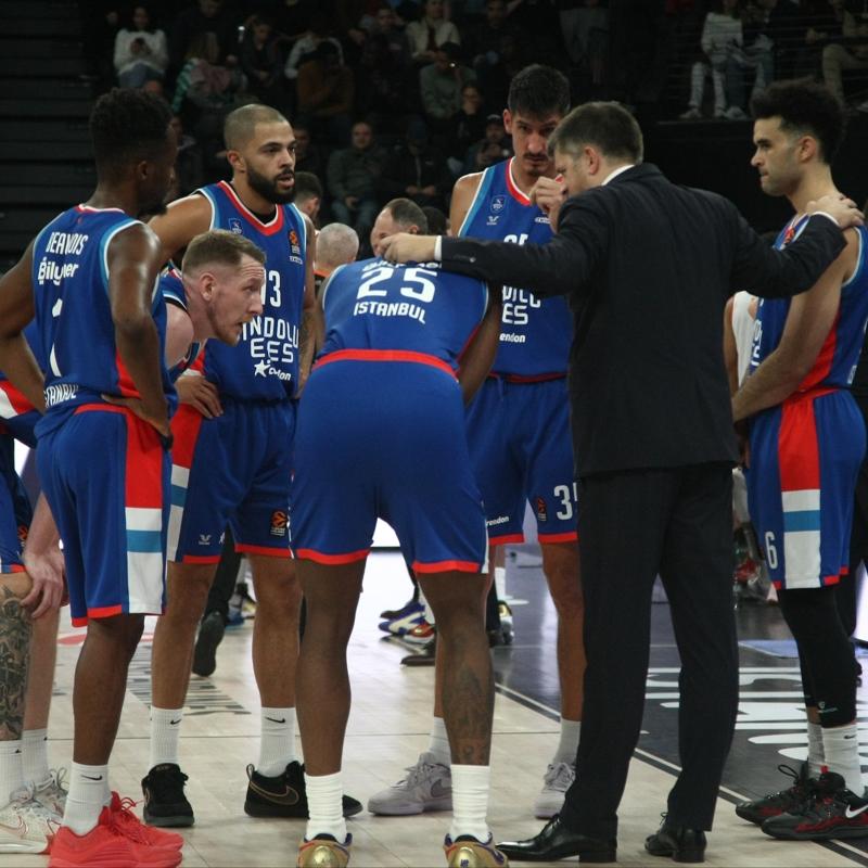 Anadolu Efes, Paris'i konuk edecek