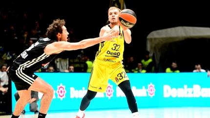 Fenerbahe Beko, talya'da son eyrekte kazand