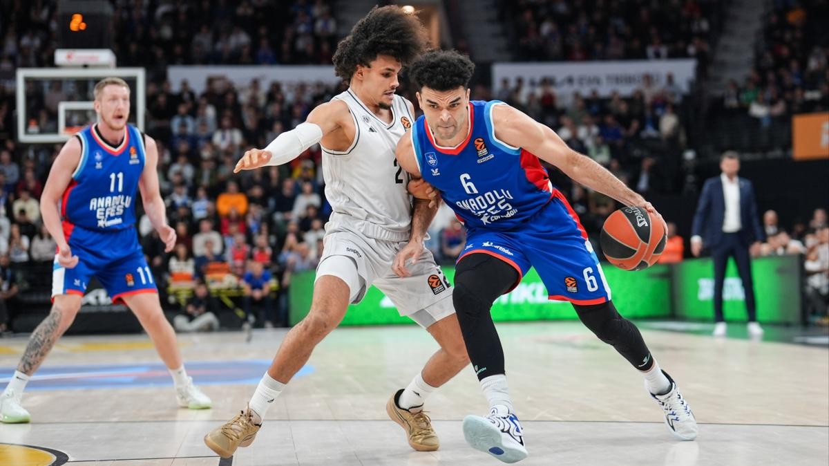 Anadolu Efes, Paris Basket karsnda kayp