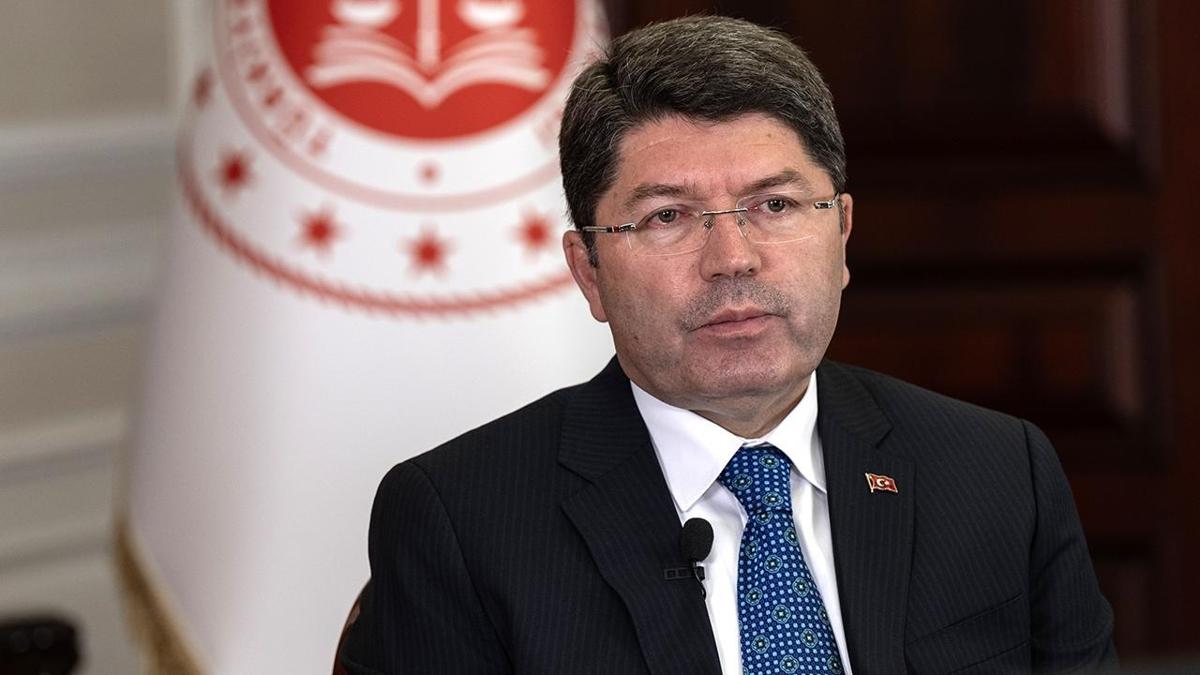 Adalet Bakan Tun: ileri Bakanmza szl ve fiili saldrlar kabul edilemez 