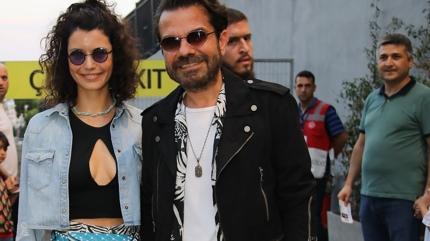 Beren Saat'ten Kenan Doulu'ya gazetecilerin nnde uyar! Mimikleri eletirildi