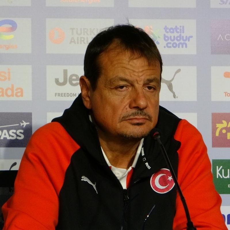 Ergin Ataman: Milli takmda oynamak isteyenlere kapmz ak