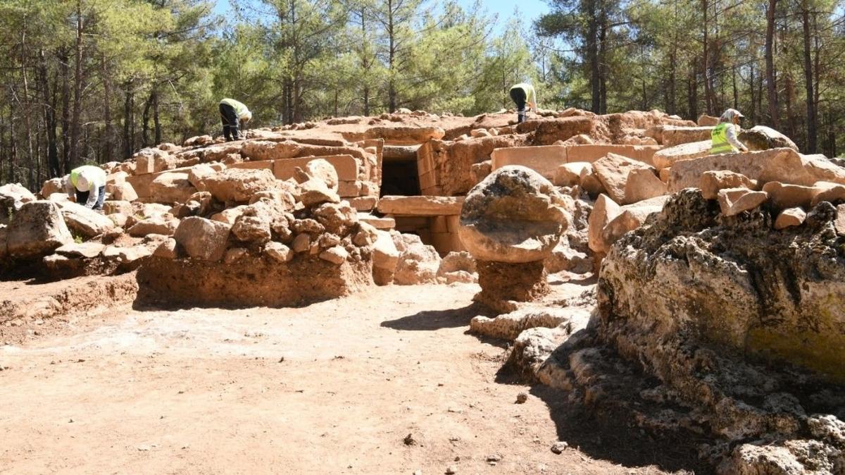 Mula'da bulunan antik kentte Helenistik Dneme ait ilk antsal eme binas bulundu