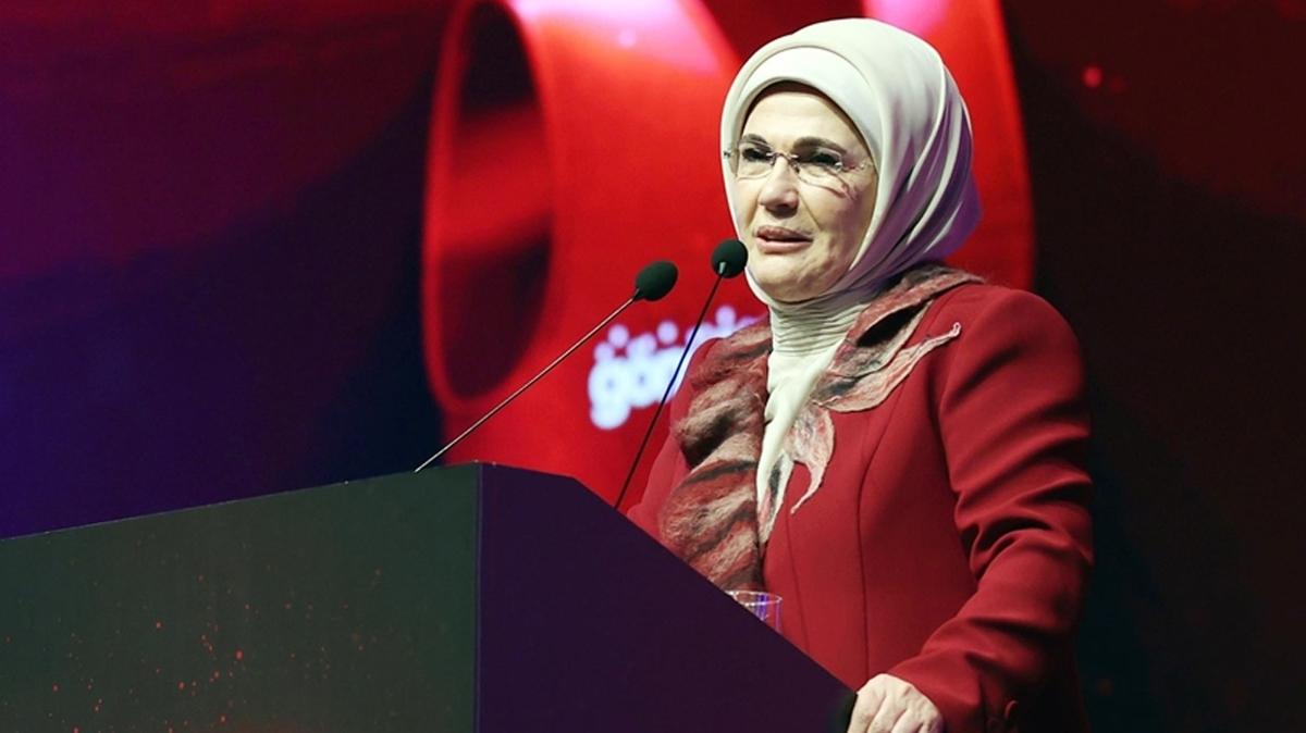 Emine Erdoan'dan nar Uluslararas Kltr ve Sanat Derneinin Karma Sergisi'nin alna ilikin paylam