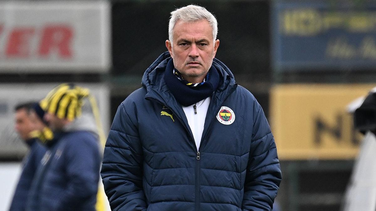 Jose+Mourinho%E2%80%99dan+sakatl%C4%B1k+a%C3%A7%C4%B1klamas%C4%B1%21;+%E2%80%99%E2%80%99Kadromuz+k%C4%B1s%C4%B1tl%C4%B1%E2%80%99%E2%80%99