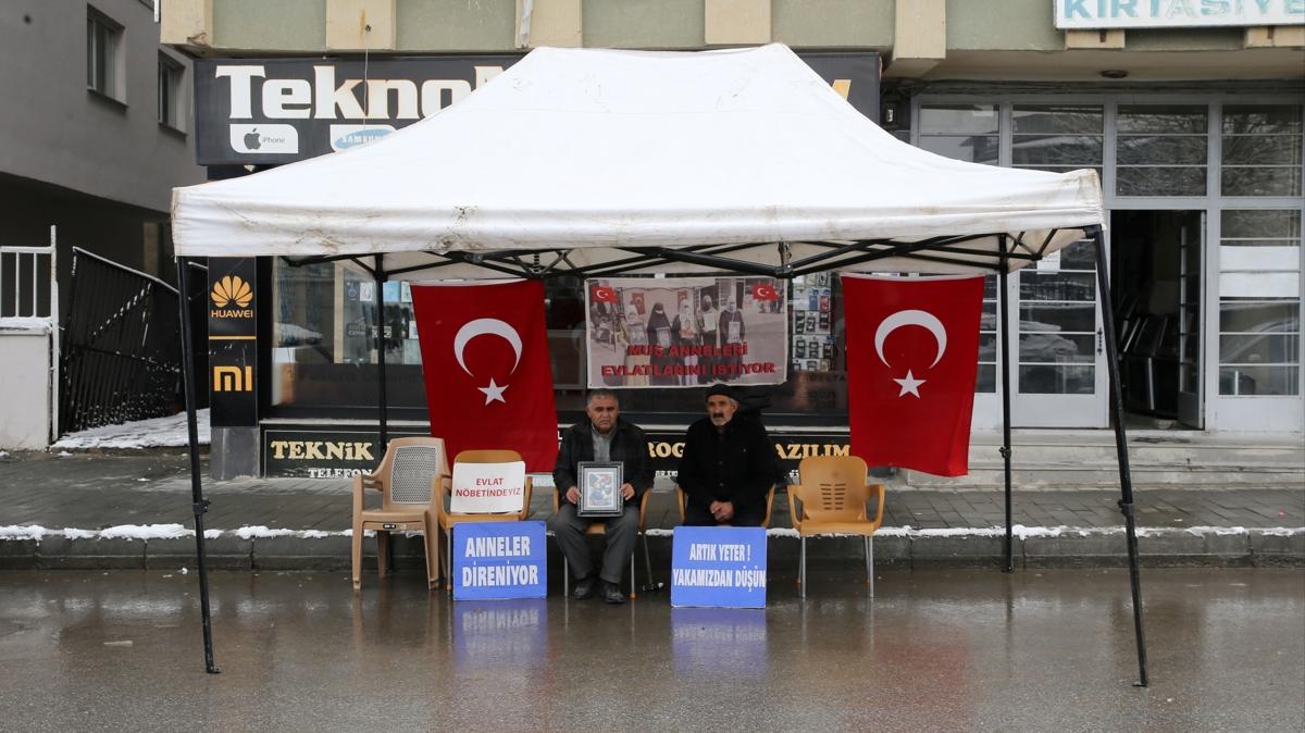 Mulu ailelerden DEM Parti nnde evlat nbeti... "Oradakilerin sana faydas yok"